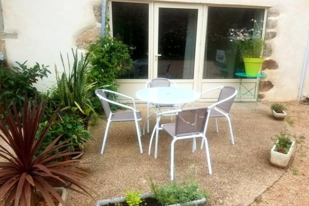 Petit gîte ou chambre d'hôtes 2/4 personnes Buffieres Exterior foto